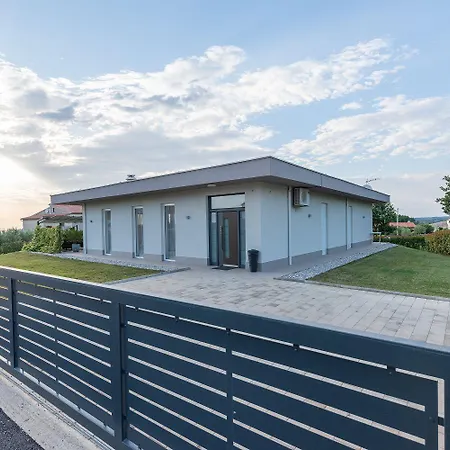 بيت للعطل Exquisite Mit Panoramablick Aufs Meer, Salzwasserpool Mit Gegenstromanlage, Bbq *