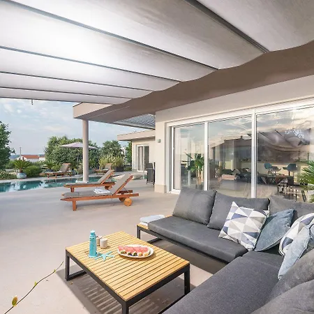 بيت للعطل Exquisite Mit Panoramablick Aufs Meer, Salzwasserpool Mit Gegenstromanlage, Bbq