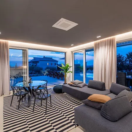 Exquisite Mit Panoramablick Aufs Meer, Salzwasserpool Mit Gegenstromanlage, Bbq بيت للعطل