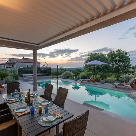 Exquisite Mit Panoramablick Aufs Meer, Salzwasserpool Mit Gegenstromanlage, Bbq * ポレッチ